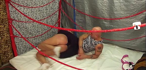  KING of INTERGENDER SPORTS ! 6ft Amazon Dianna vs Man in MMA Match UIWP ENTERTAINMENT